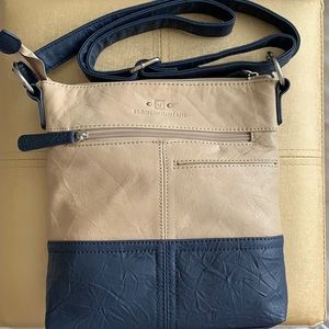 Stone Mountain Leather Crossbody Bag NWOT Navy/Tan
